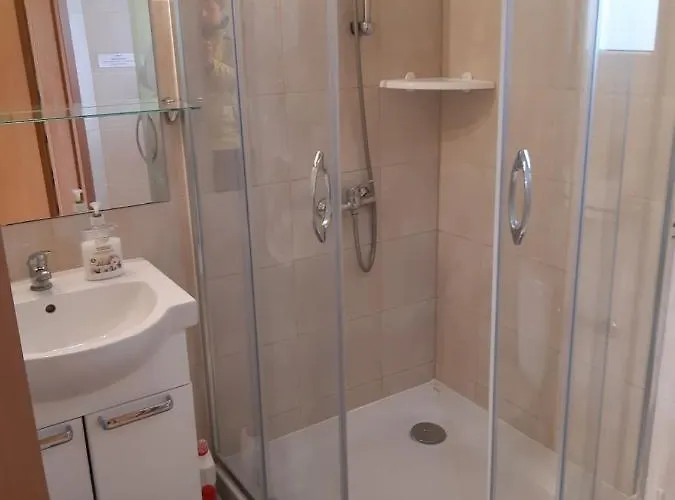 Anna Jaktstuga Rewal